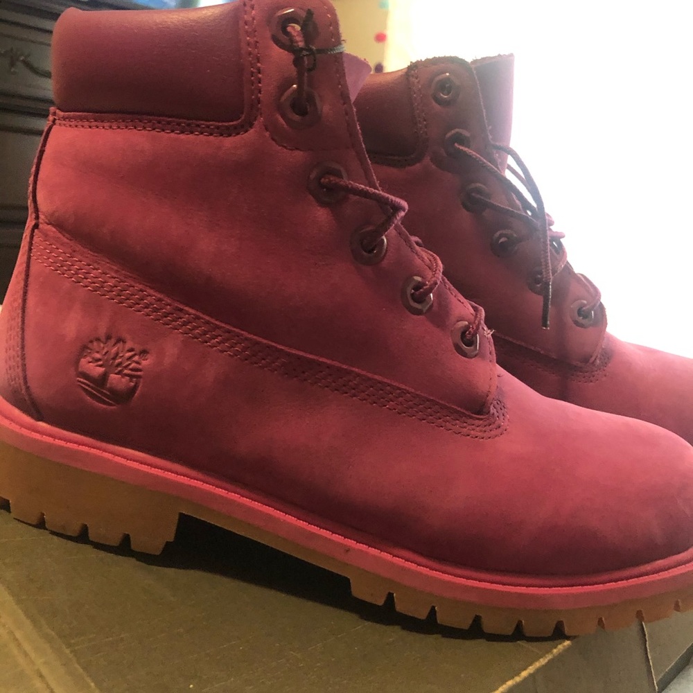 Purple timberlands - Picture 3 of 8